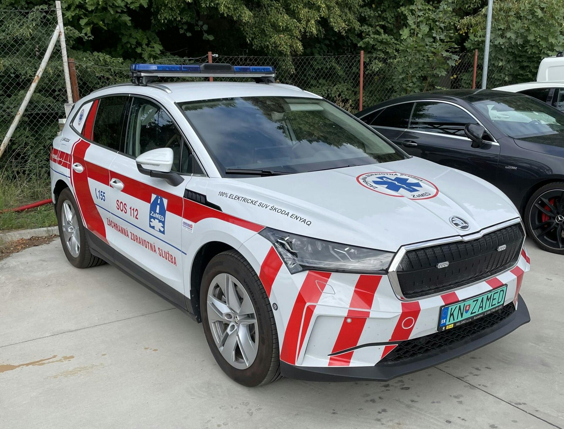 Plne elektrický Škoda Enyaq má za sebou rok testovacej prevádzky ako prvé plne elektrické vozidlo záchranárov na Slovensku.