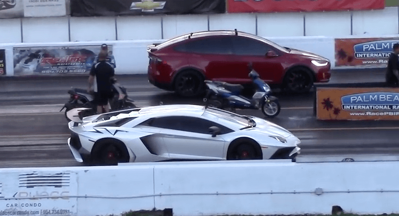 Tesla Model X vs Lamborghini Aventador