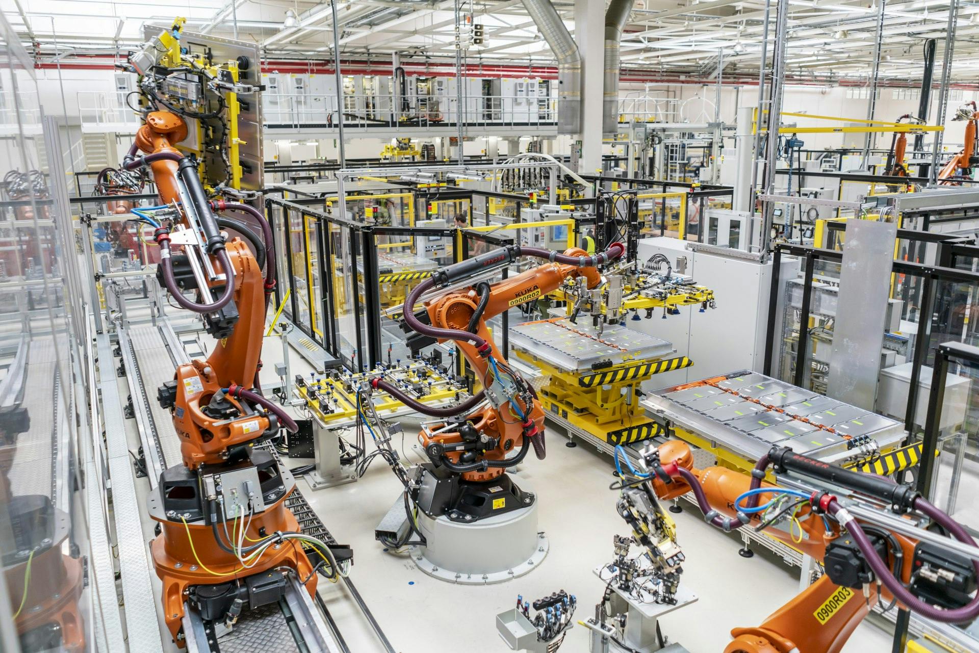 Škoda Auto zahájila v máji 2022 výrobu batériových systémov pre elektrické modely postavené na koncernovej platforme MEB (Modular Electrification Toolkit).