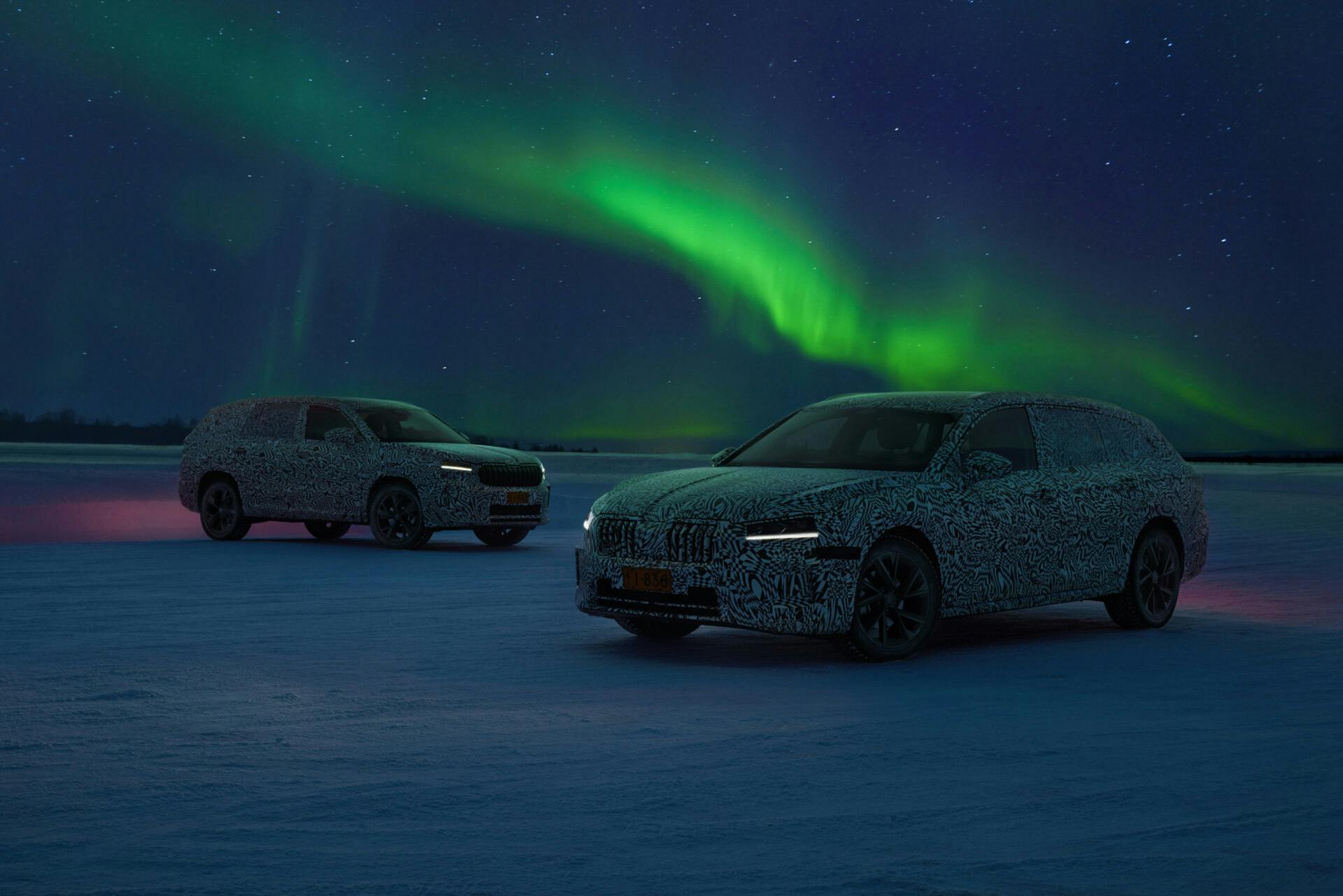 Počas testovania v extrémnych mrazivých podmienkach za polárnym kruhom bolo preverené správne fungovanie všetkých svetiel nových vozidiel Škoda Superb a Kodiaq.